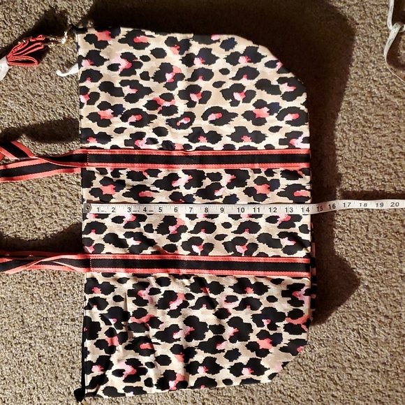 NWT! 11/18 Victoria's Secret Limited Sexy Leopard Wild Weekender Tote Bag, Large - Picture 5 of 10